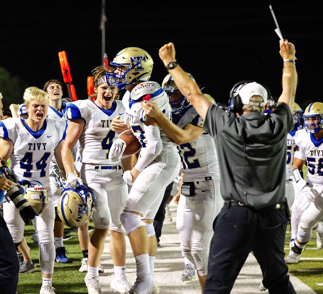 Antlers claim district-opening thriller against Lockhart